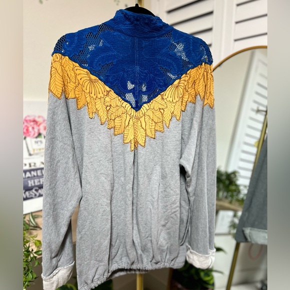 Freepeople.Size small. Isla pullover oversized front zip crochet sweatshirt - Picture 8 of 15